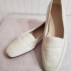 9 1/2 N Enzo Angiolini Off White Womens Flat Shoes